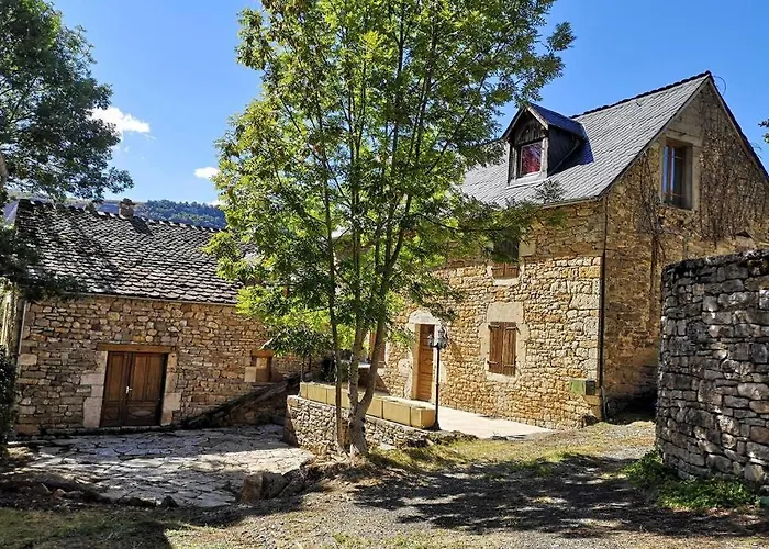 Maison Traditionnelle En Lozere * Saint-Saturnin (Lozere)