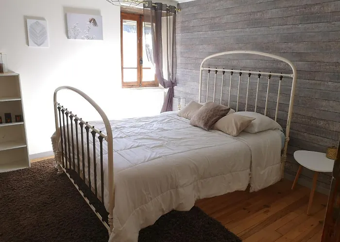 Maison Traditionnelle En Lozere